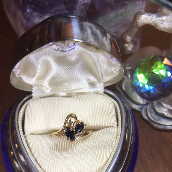 14k gold diamond sapphire flower ring Sz 4 - Picture 2 of 5